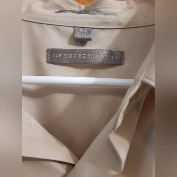 Geoffrey Beene Men's Button Down Shirt - Picture 4 of 5